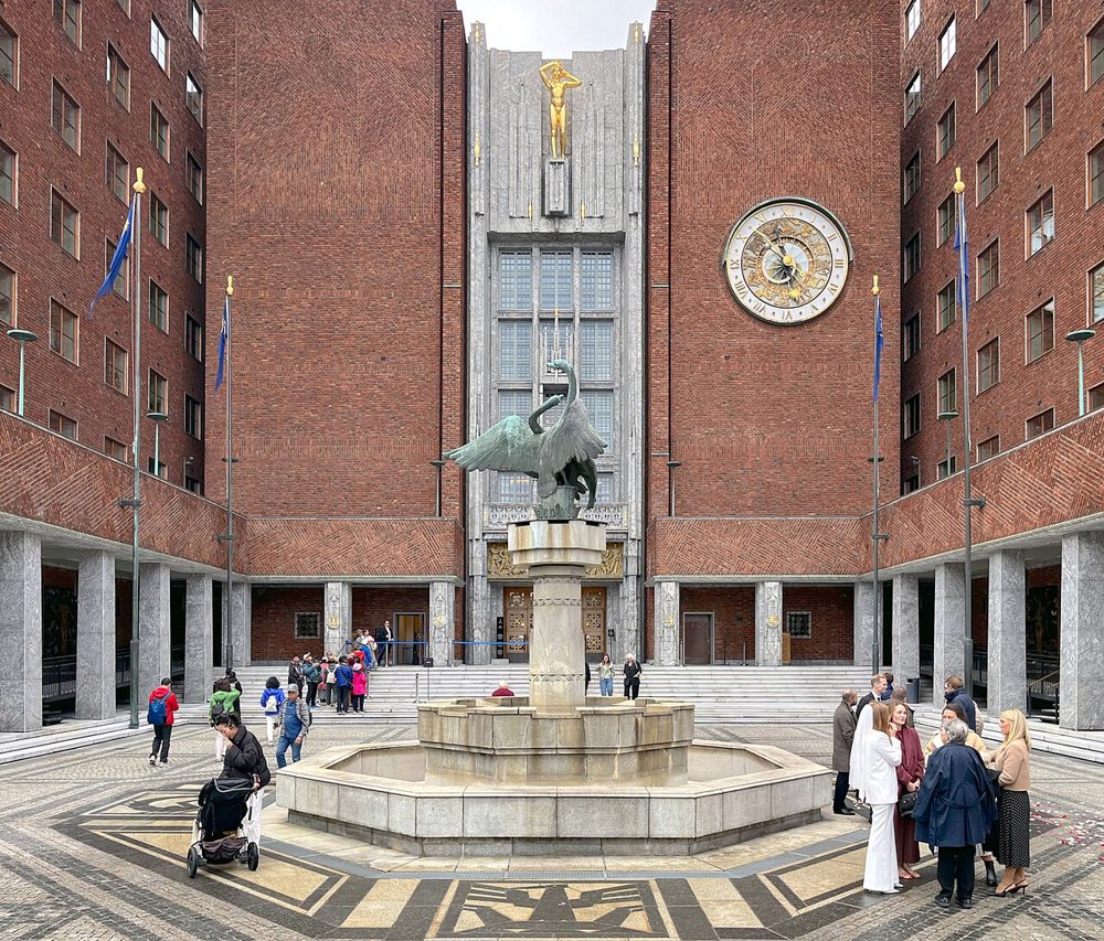 Courtyard with swan fountain