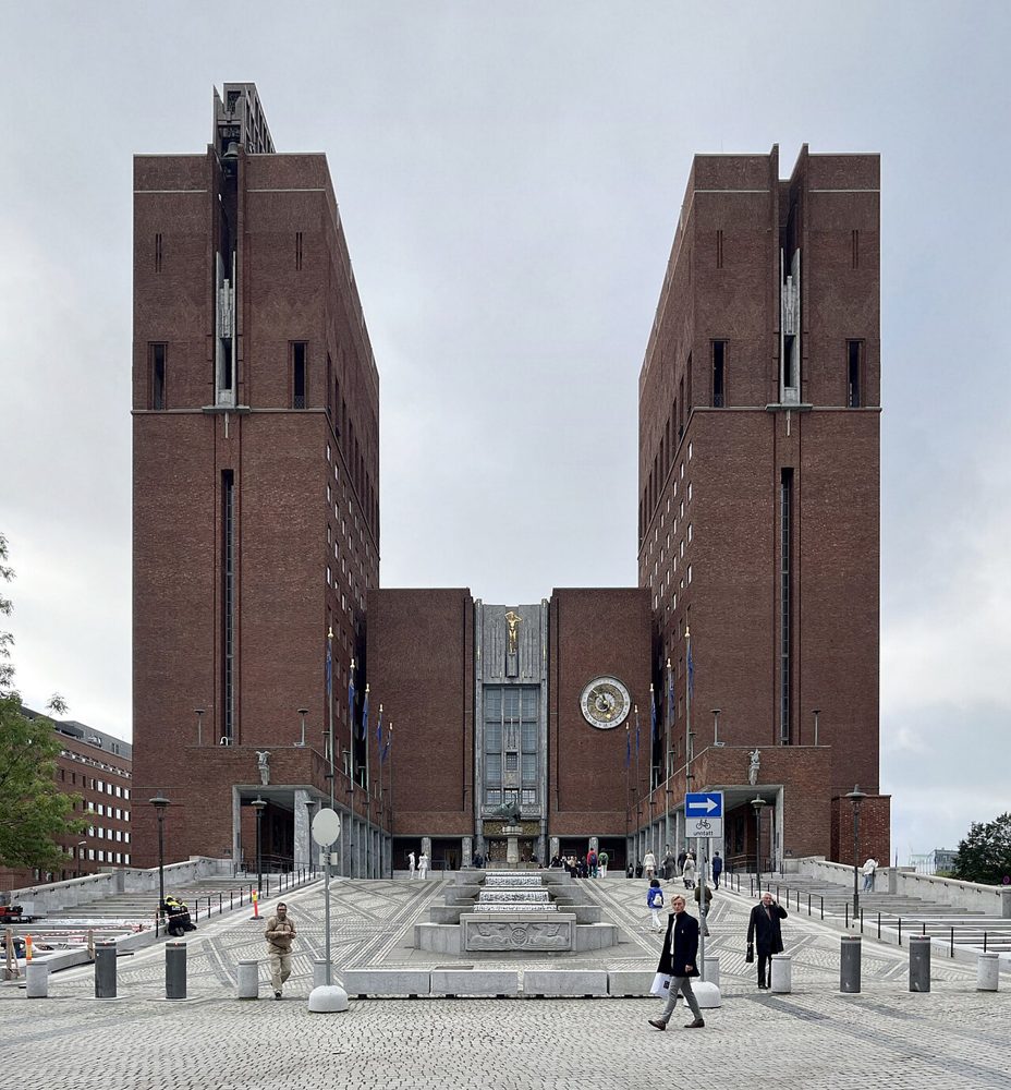 Towers seen from Fridtjof Nansens plass